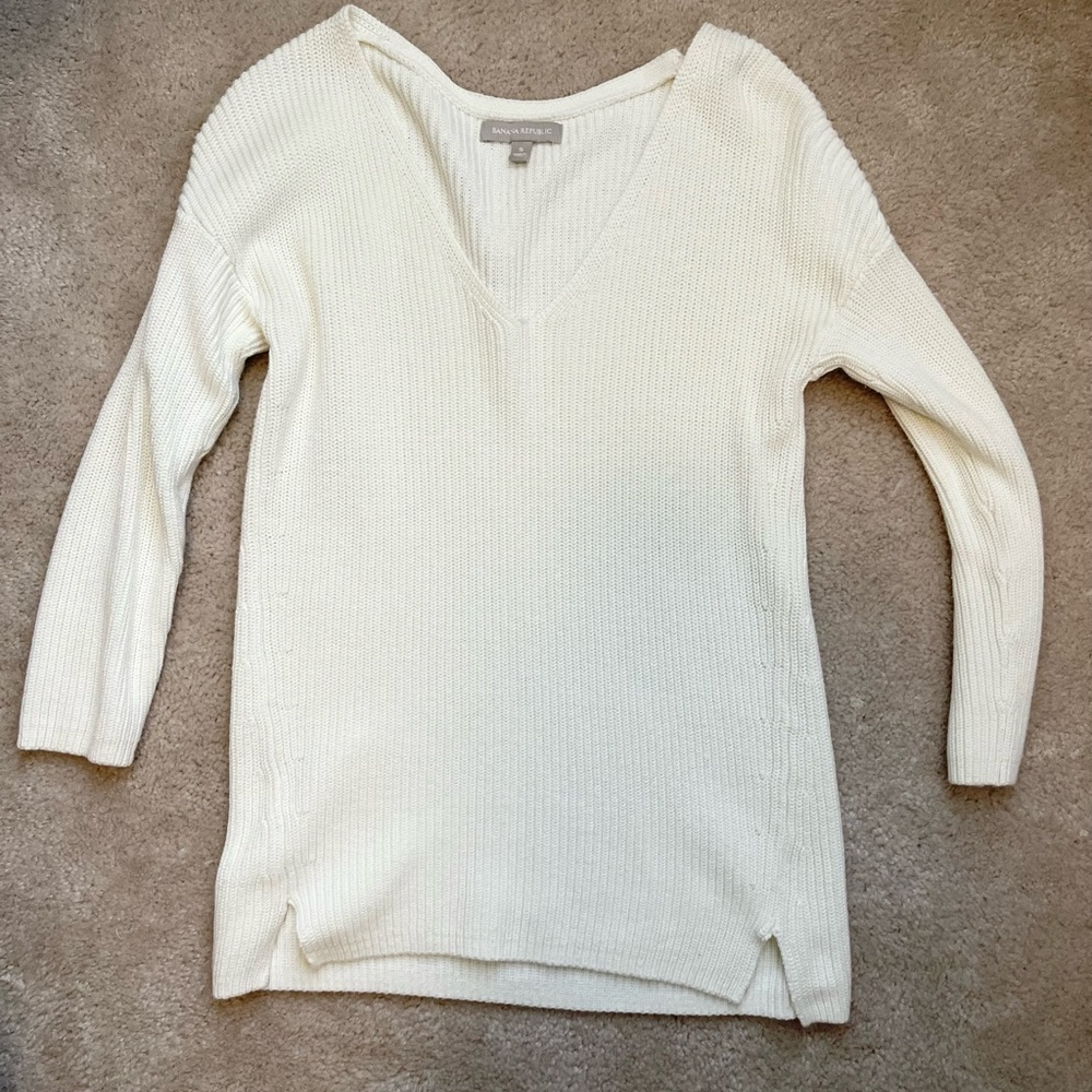 Cream Banana Republic V-Neck Sweater